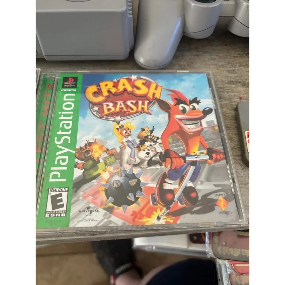 Sony PlayStation 1 PS1 Console Bundle w/Crash Bandicoot 1+2+ crash Bash + 2 cont